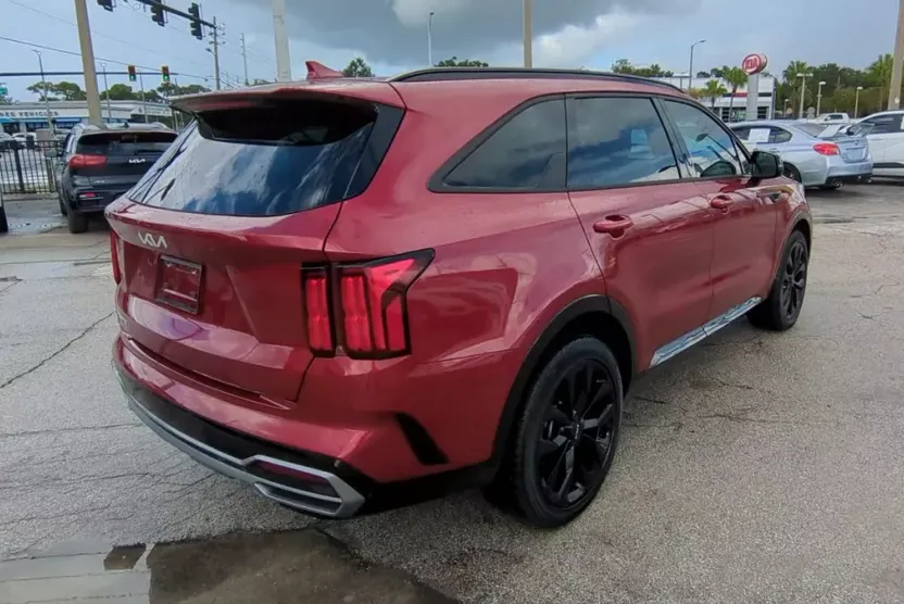 2023 Kia Sorento SX photo 1