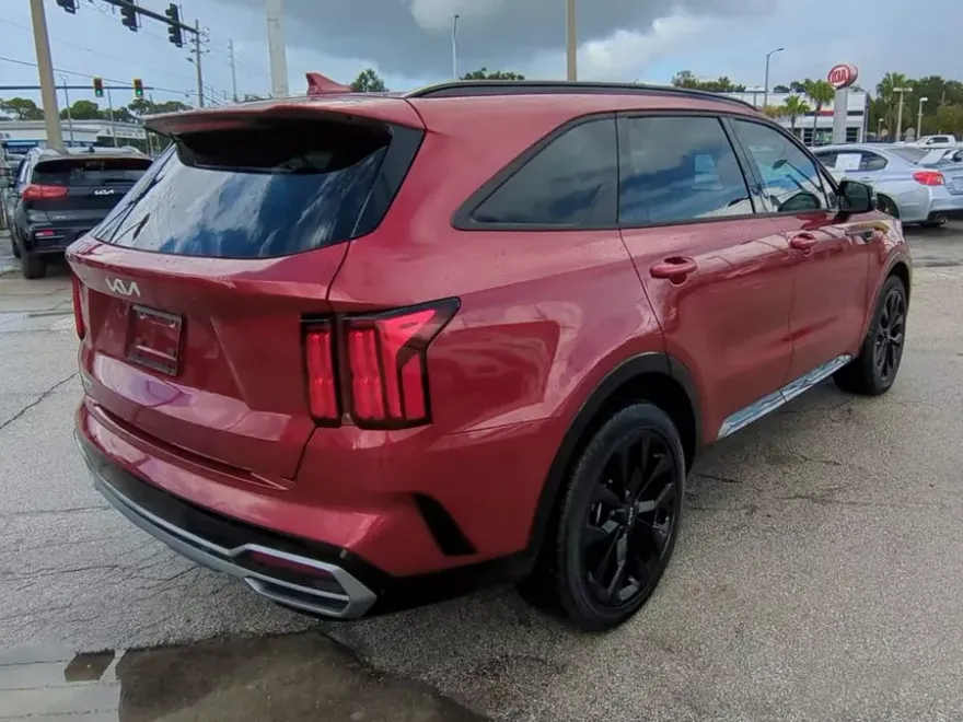 2023 Kia Sorento SX photo 1