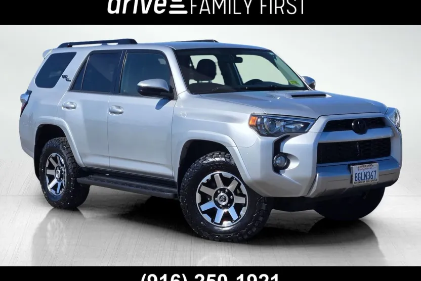 2019 Toyota 4Runner TRD Off-Road photo 1