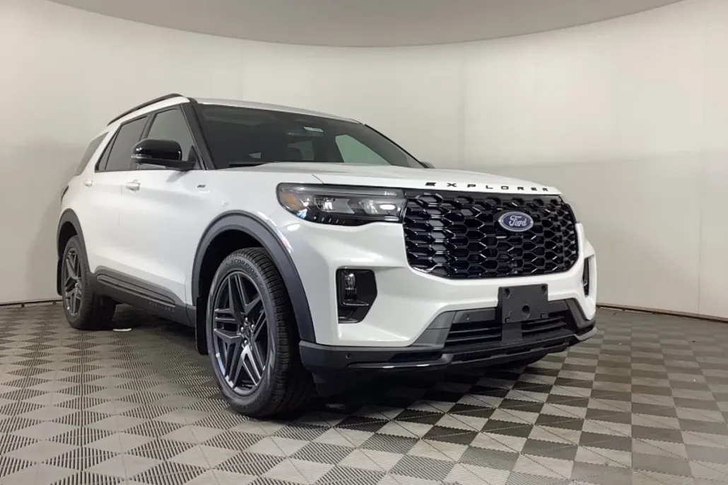 2025 Ford Explorer ST ST-Line photo 1