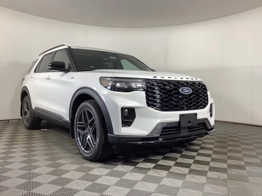 2025 Ford Explorer ST ST-Line photo 1