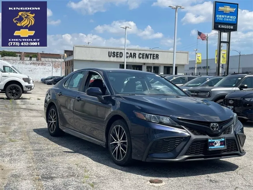 2021 Toyota Camry SE photo 1