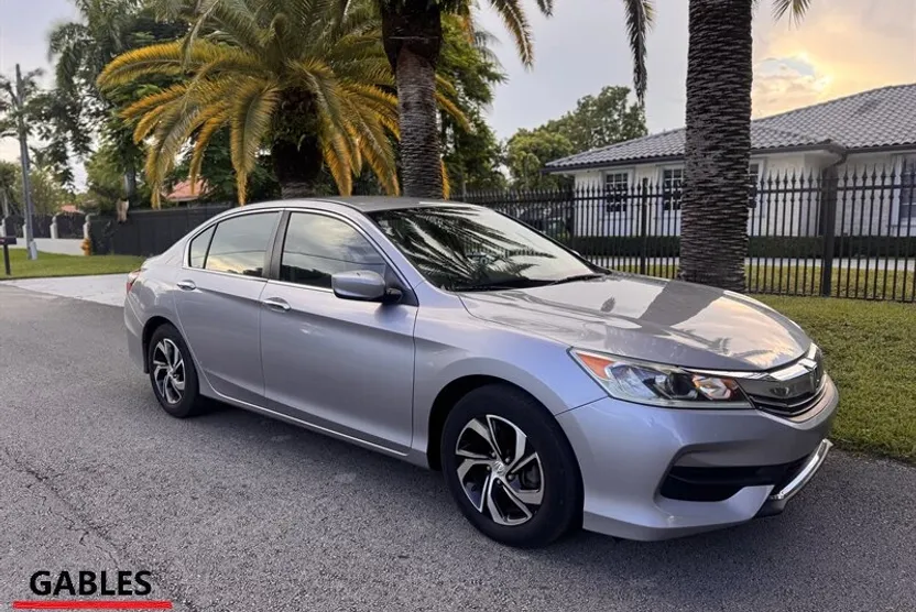 2017 Honda Accord LX photo 1