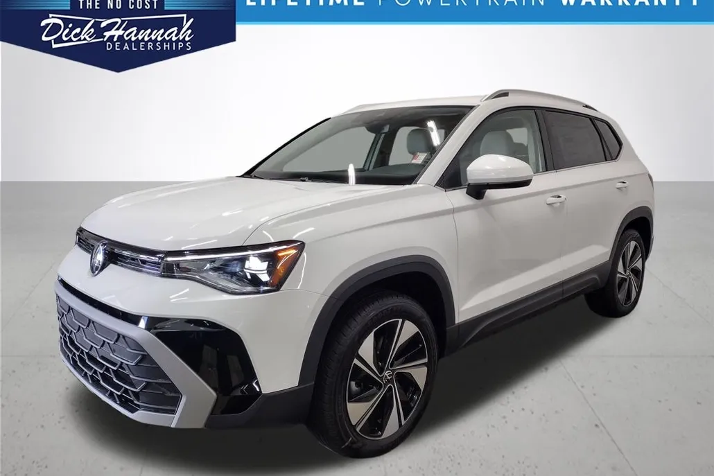 2025 Volkswagen Taos SE photo 1