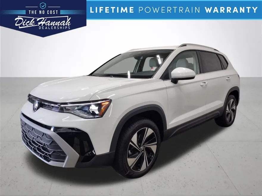 2025 Volkswagen Taos SE photo 1