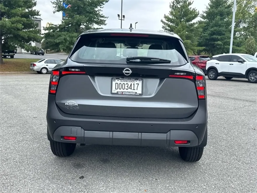 2025 Nissan Kicks S photo 1