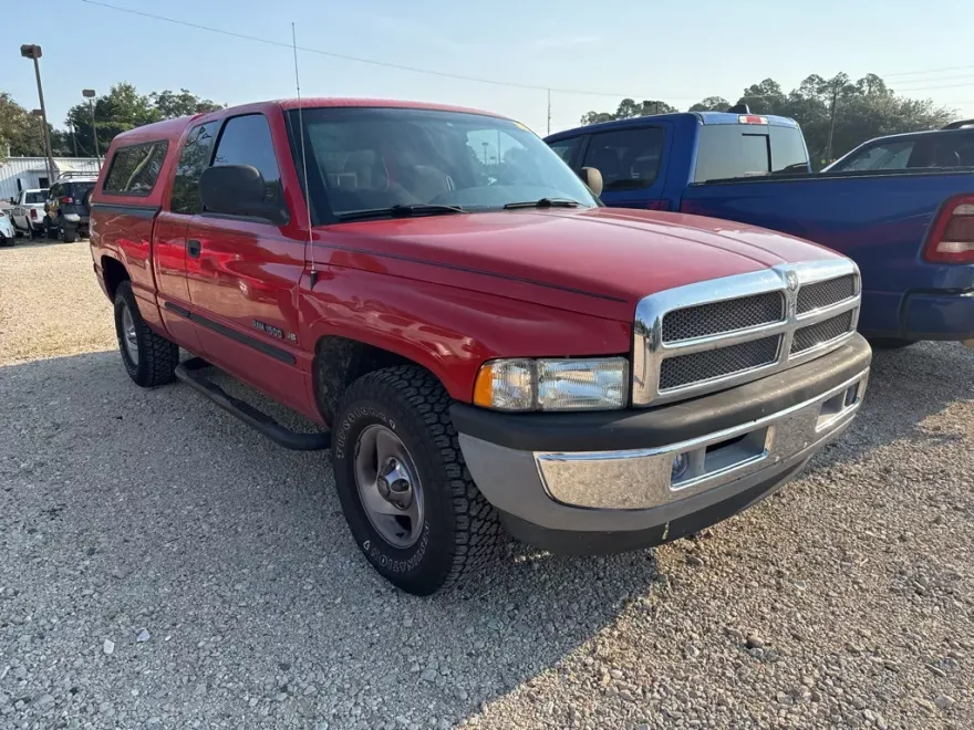 2001 Dodge Ram SLT photo 1