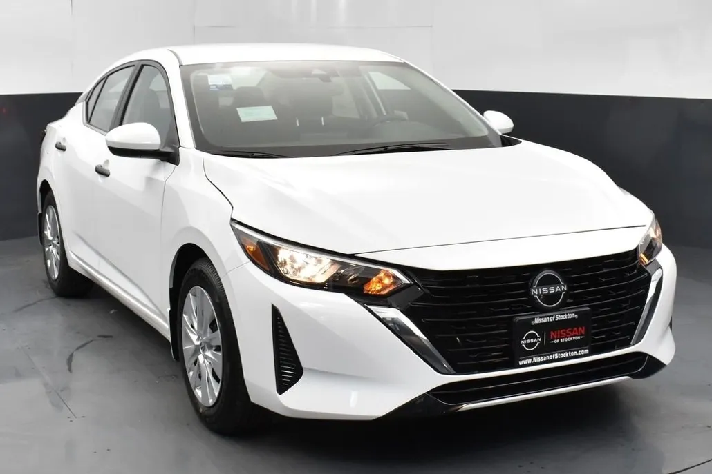 2025 Nissan Sentra S photo 1