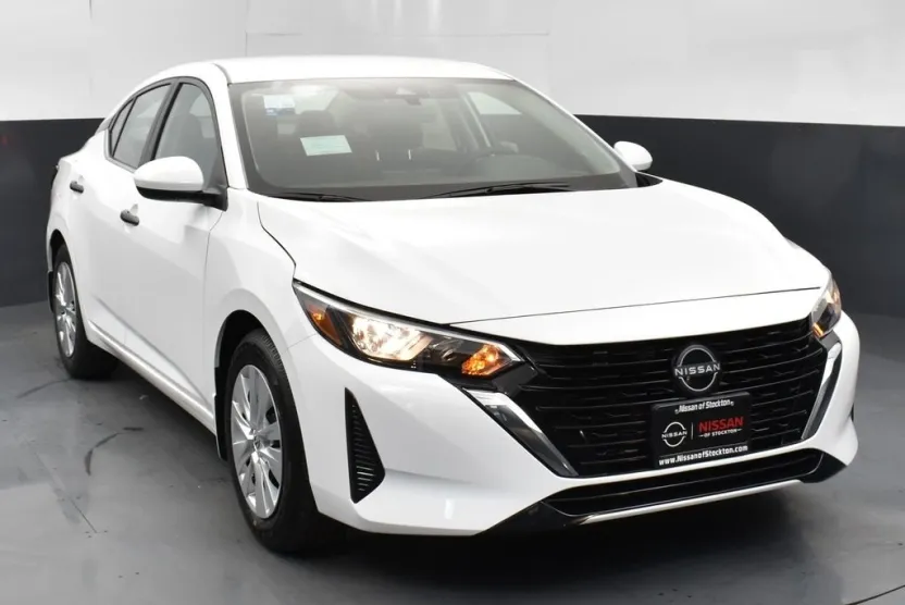 2025 Nissan Sentra S photo 1