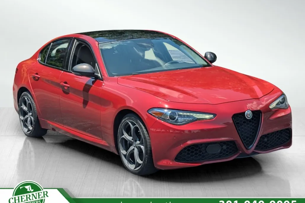 2019 Alfa Romeo Giulia Ti photo 1
