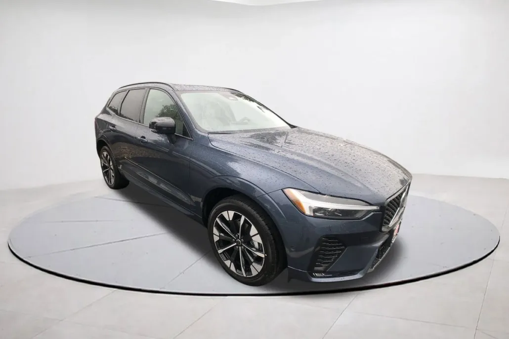 2026 Volvo XC60 B5 Plus photo 1