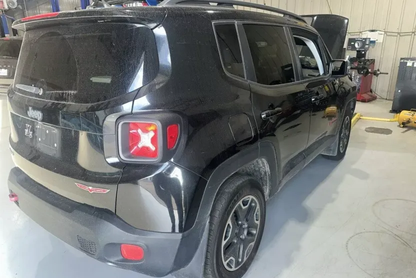 2017 Jeep Renegade Trailhawk photo 1