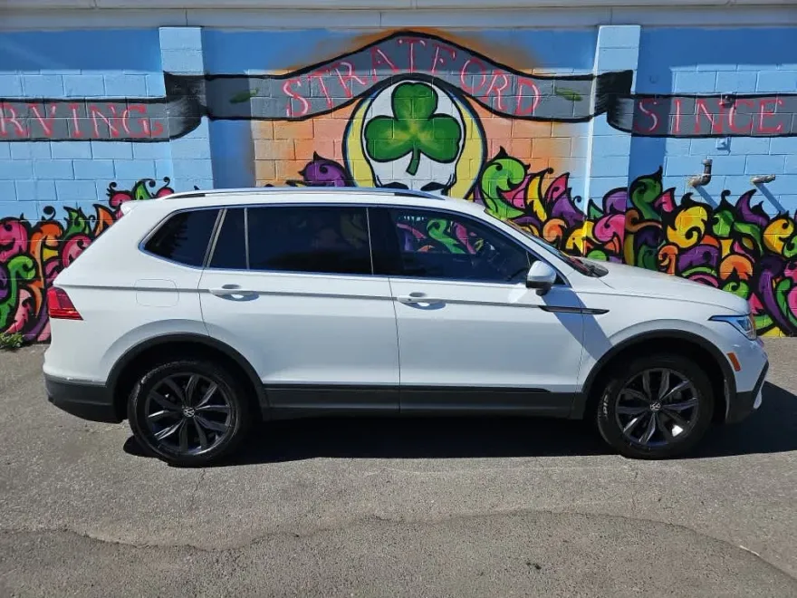 2022 Volkswagen Tiguan SE photo 1