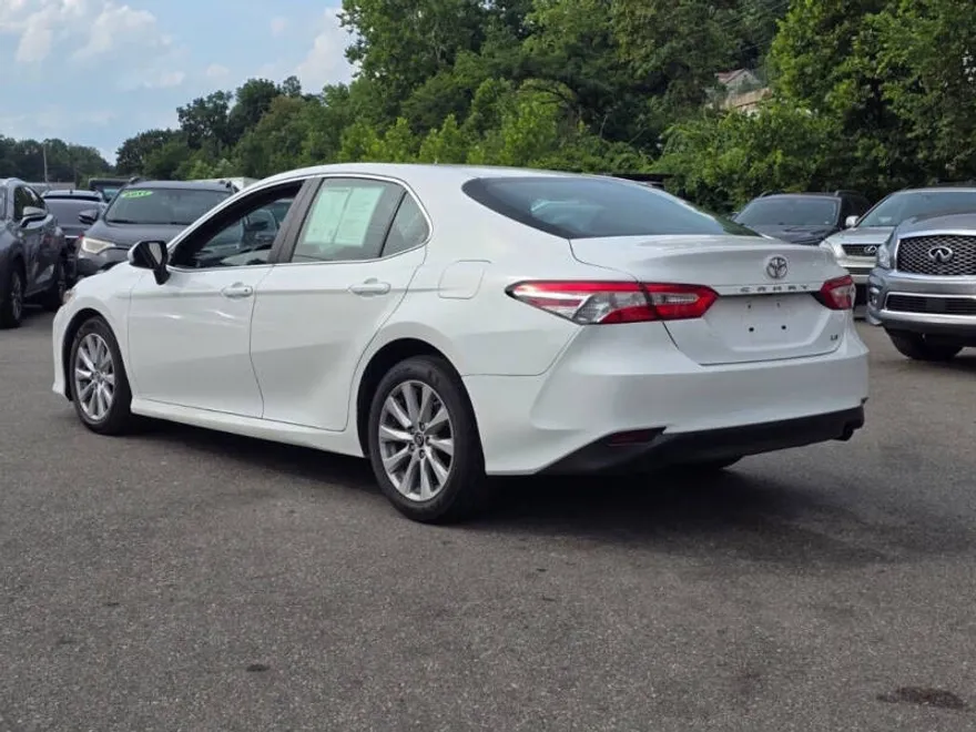 2018 Toyota Camry L photo 1