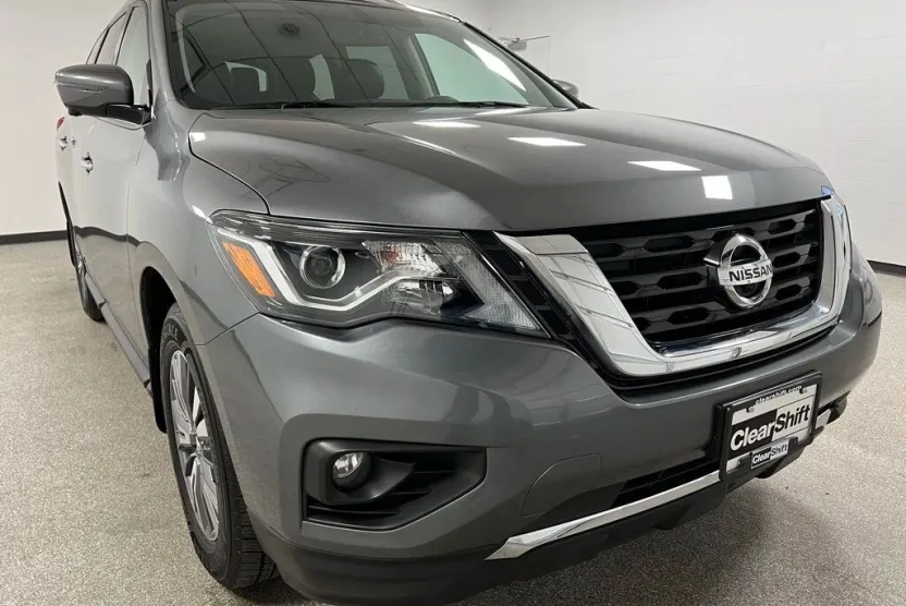 2020 Nissan Pathfinder SL photo 1