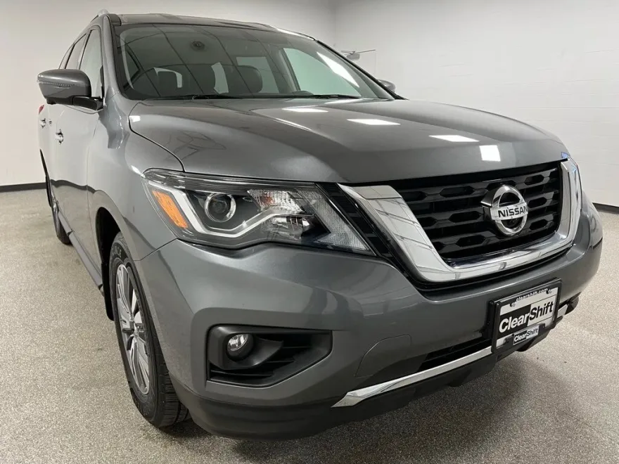 2020 Nissan Pathfinder SL photo 1