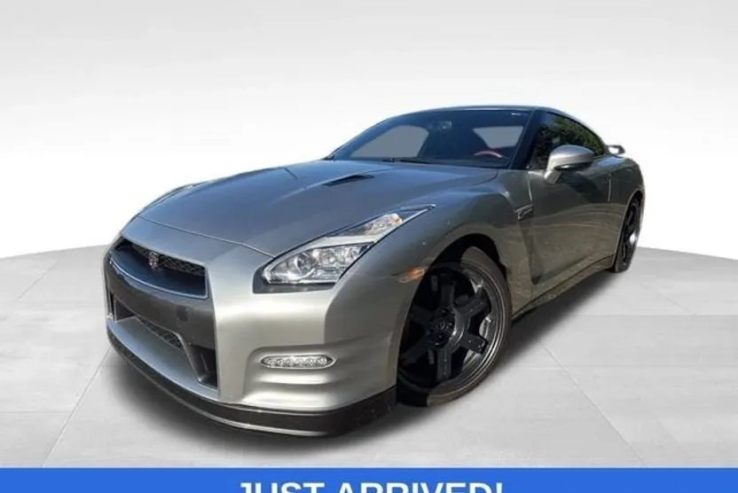 2016 Nissan GT-R Black Edition photo 1