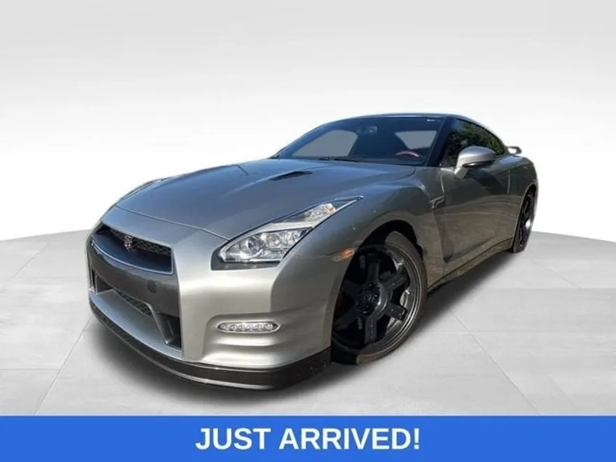 2016 Nissan GT-R Black Edition photo 1