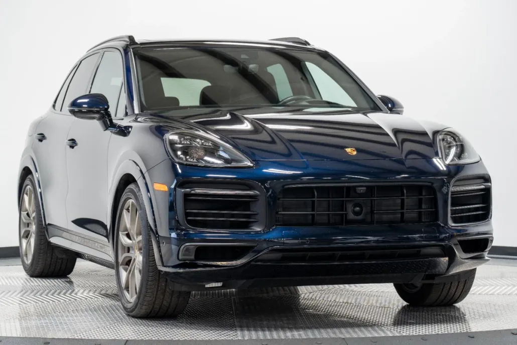 2022 Porsche Cayenne GTS photo 1