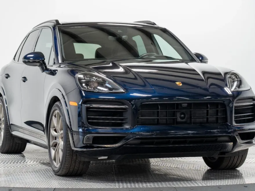 2022 Porsche Cayenne GTS photo 1