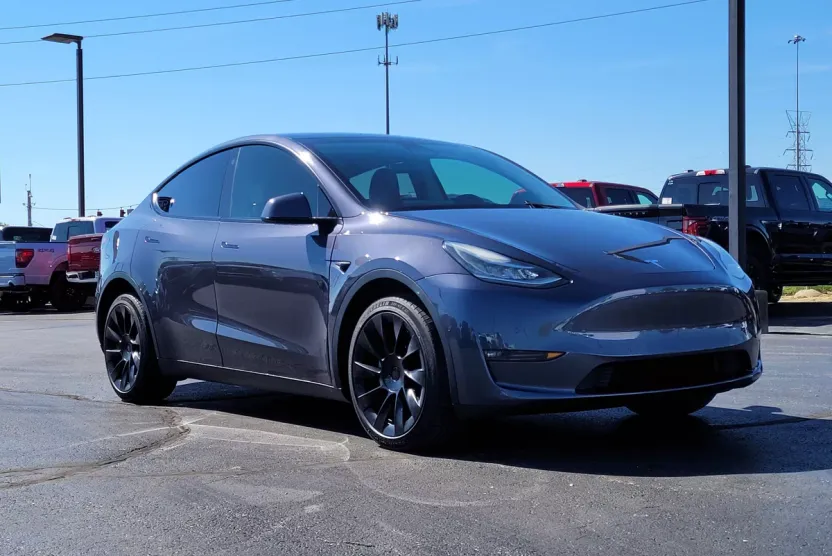 2021 Tesla Model Y Long Range photo 1