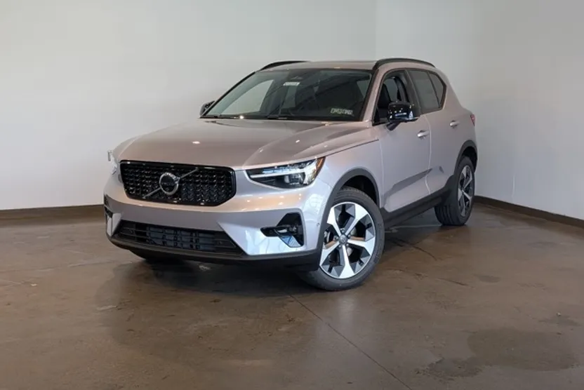 2026 Volvo XC60 B5 Plus photo 1