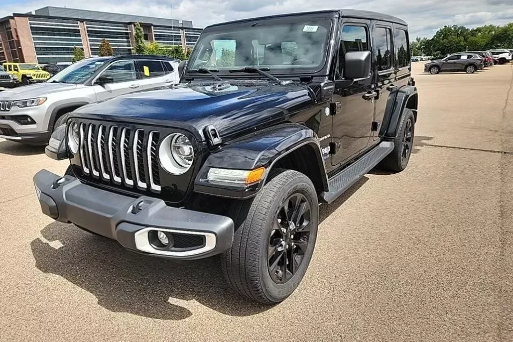 2021 Jeep Wrangler Unlimited Sahara 4xe photo 1