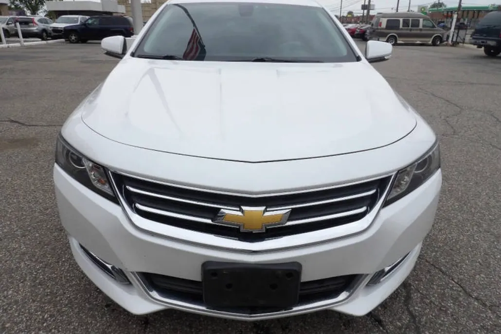 2016 Chevrolet Impala 1LT photo 1