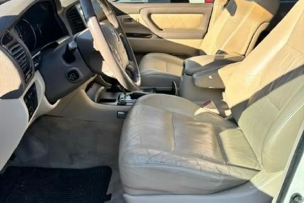 2005 Toyota Land Cruiser Base photo 1