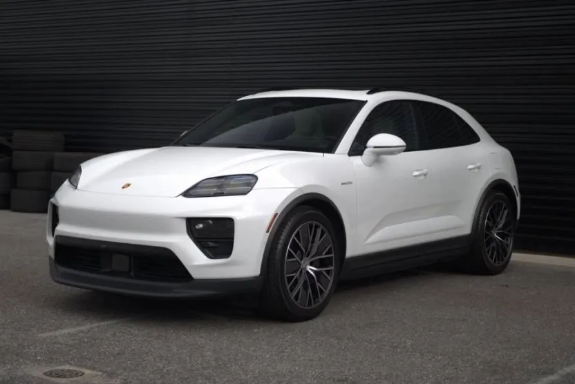 2025 Porsche Macan Electric Base photo 1