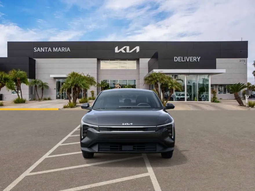 2025 Kia K4 LX photo 1