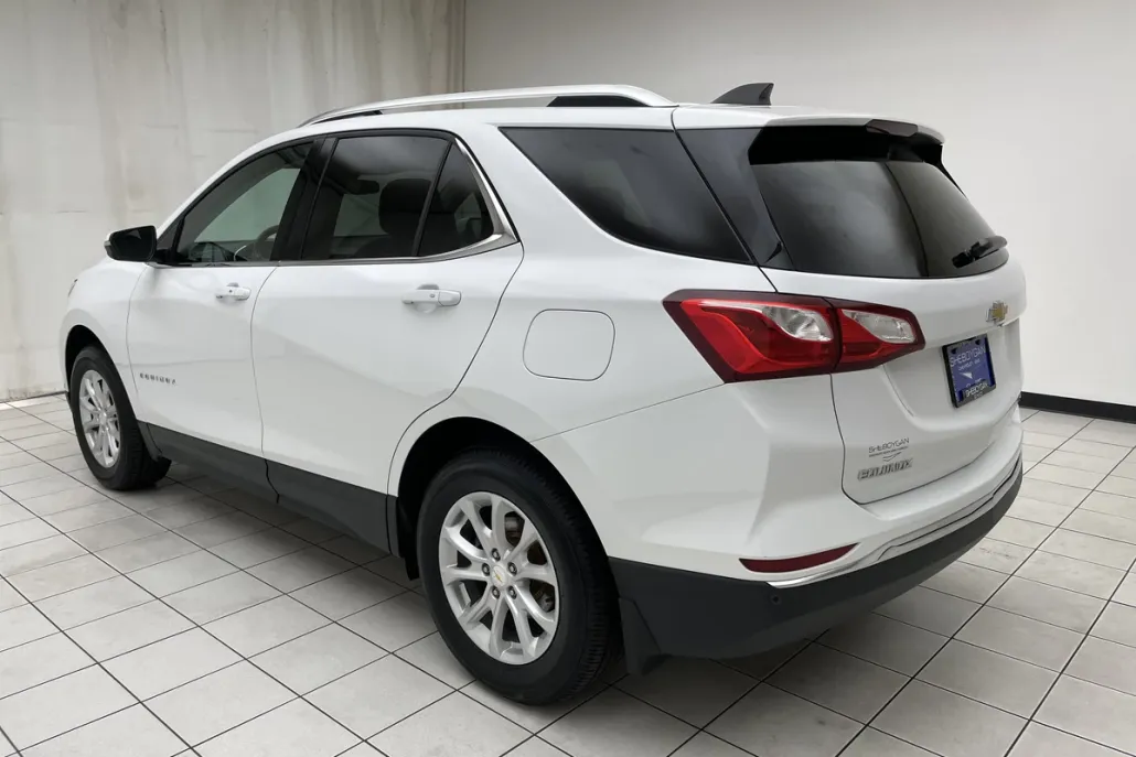 2019 Chevrolet Equinox LT photo 1