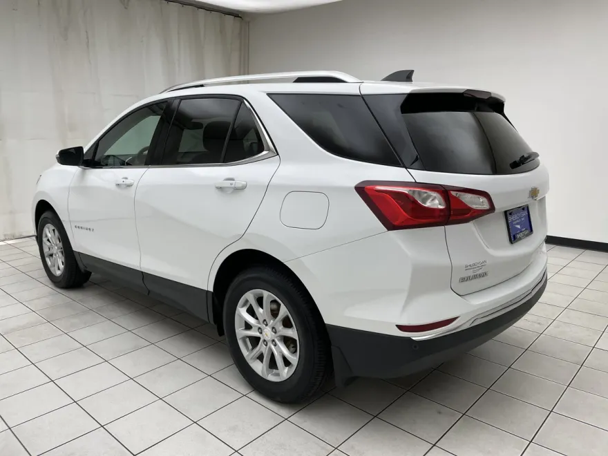 2019 Chevrolet Equinox LT photo 1