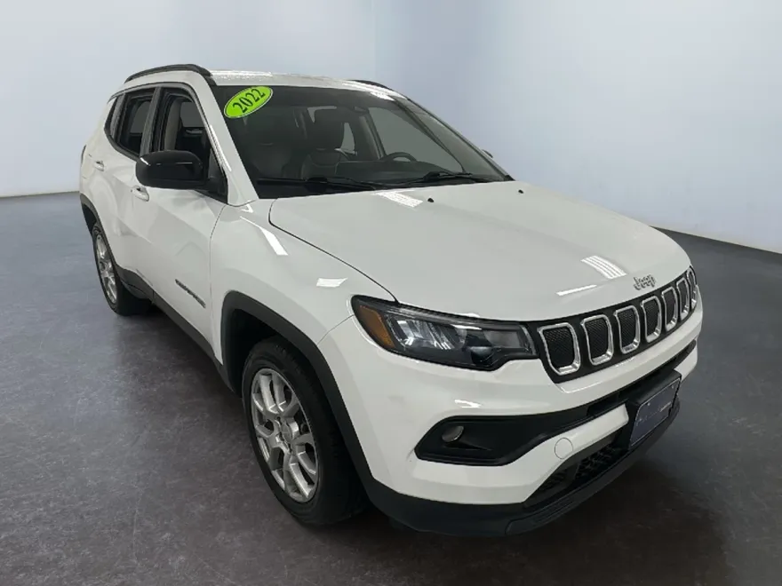 2022 Jeep Compass Latitude Lux photo 1