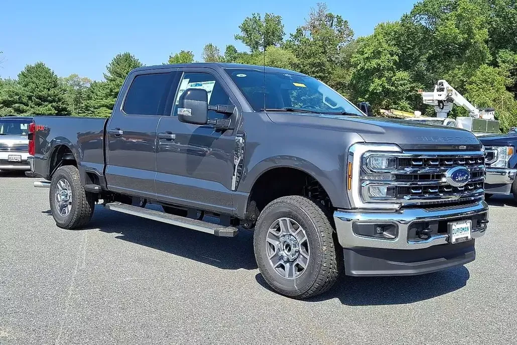 2026 Ford F-350 Lariat photo 1