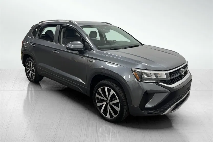 2024 Volkswagen Taos SE photo 1