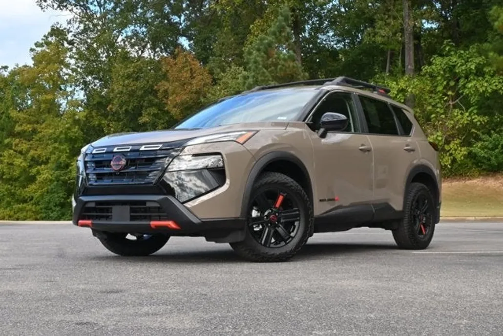 2025 Nissan Rogue SV photo 1