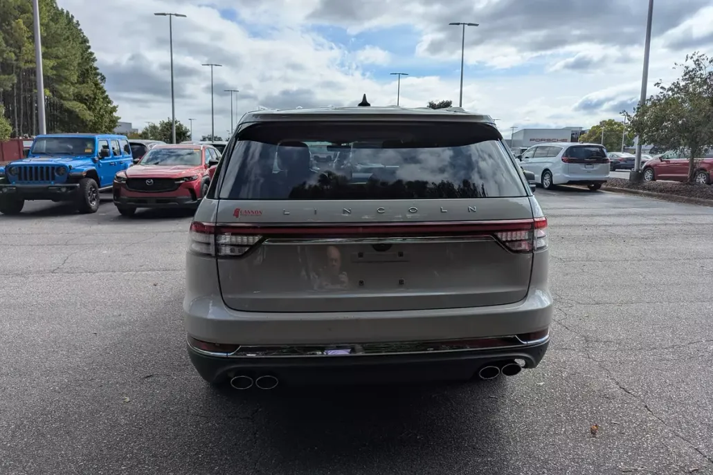 2022 Lincoln Aviator Reserve photo 1