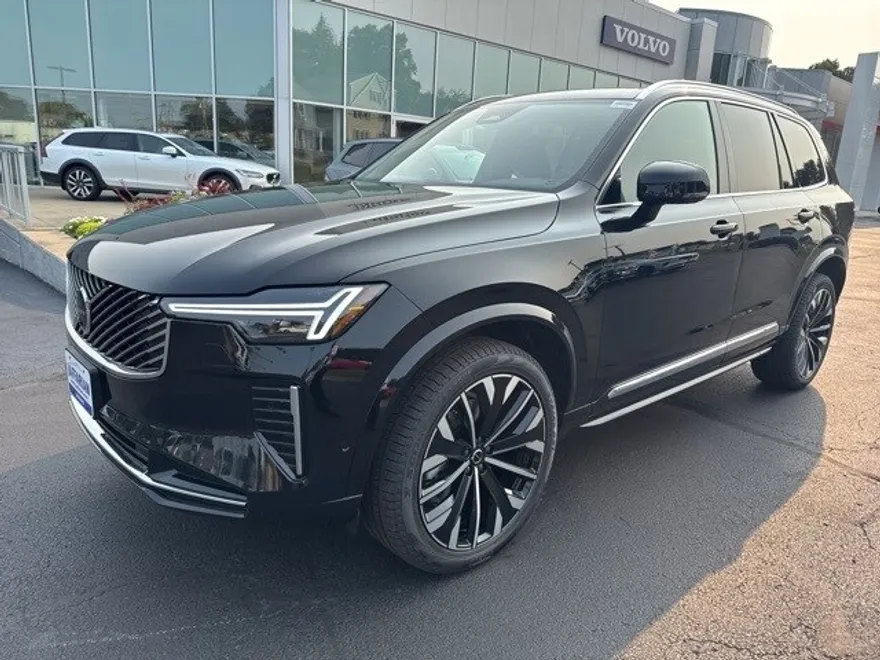 2026 Volvo XC90 Plus photo 1