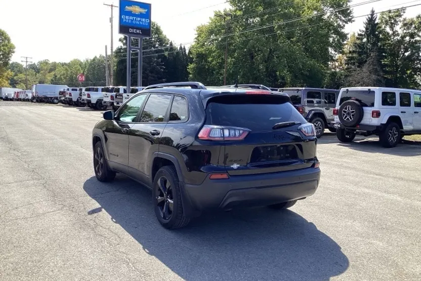 2020 Jeep Cherokee Altitude photo 1