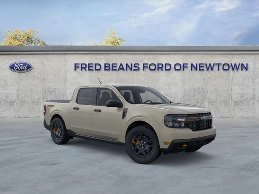 2024 Ford Maverick XLT photo 1
