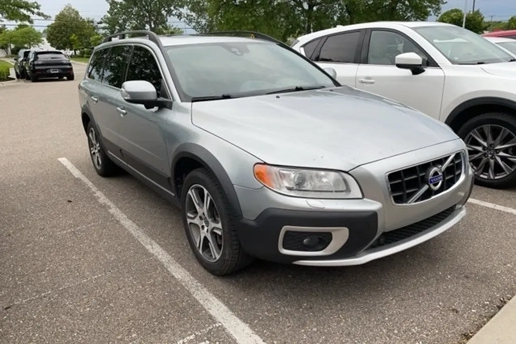 2013 Volvo XC70 T6 Platinum photo 1