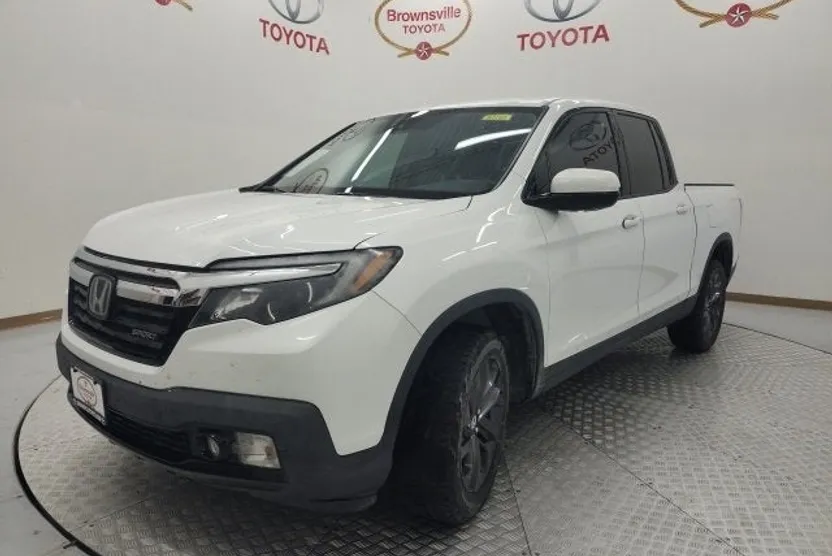 2020 Honda Ridgeline Sport photo 1