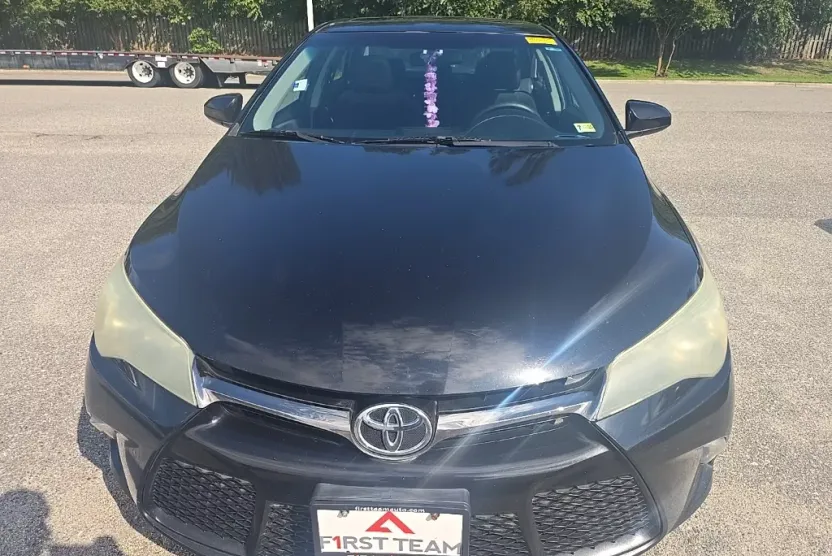 2016 Toyota Camry XSE photo 1