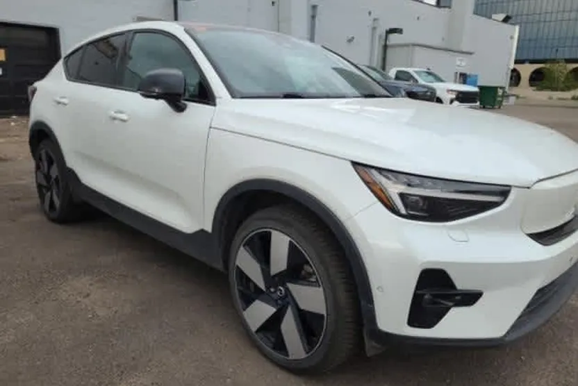 2023 Volvo C40 Recharge Ultimate photo 1