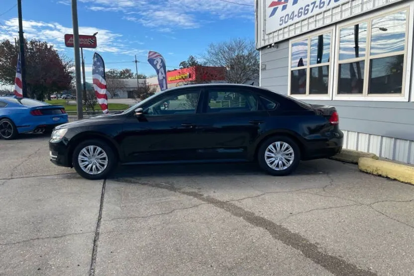 2015 Volkswagen Passat Limited photo 1