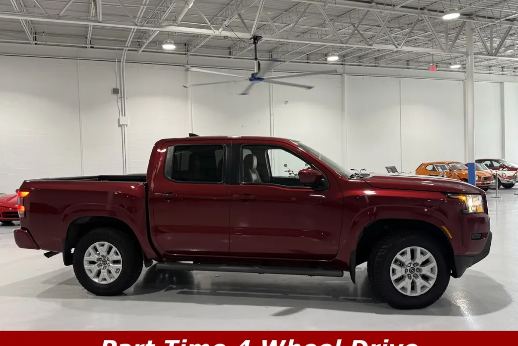 2022 Nissan Frontier SV Crew Cab photo 1