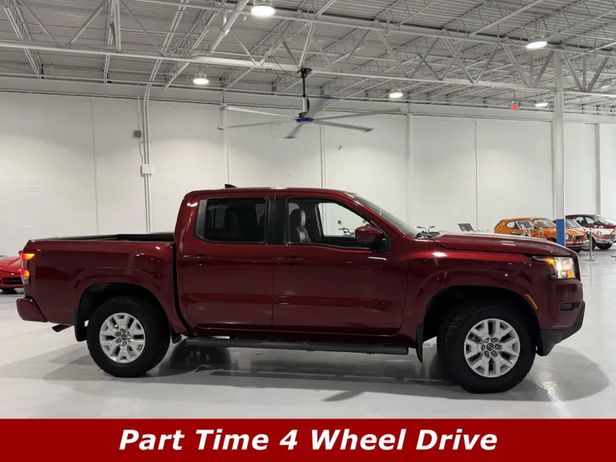 2022 Nissan Frontier SV Crew Cab photo 1