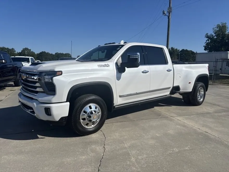 2025 Chevrolet Silverado 3500HD High Country photo 1