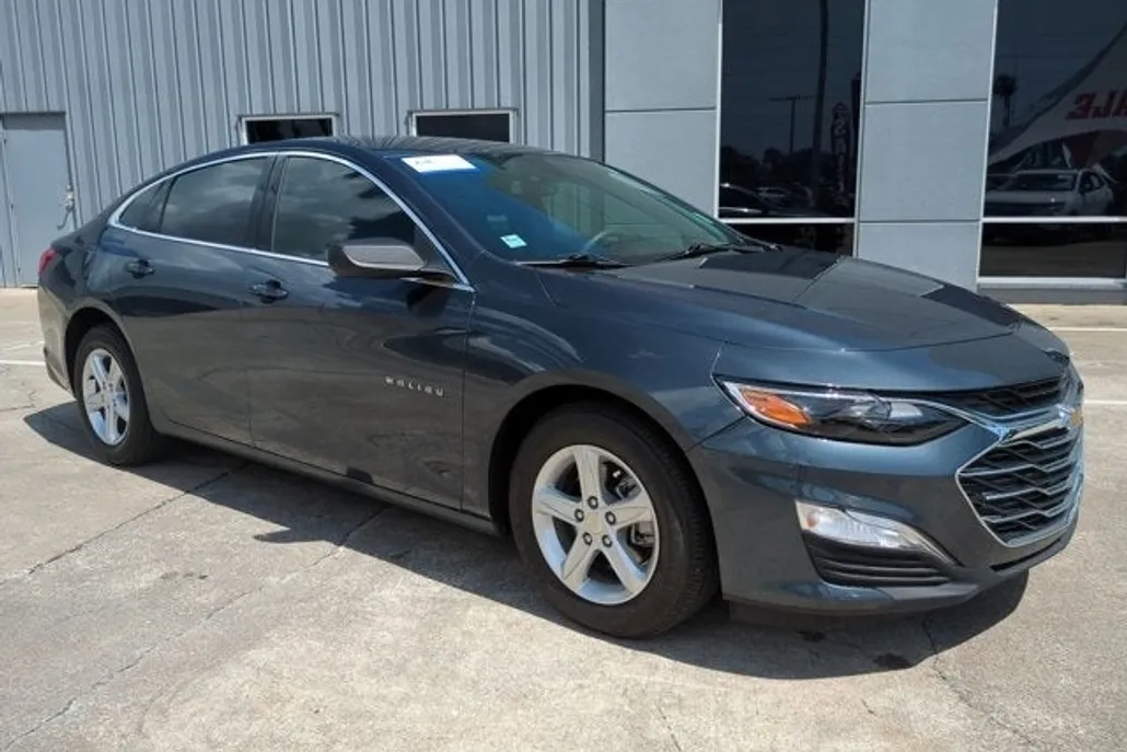 2020 Chevrolet Malibu LS photo 1